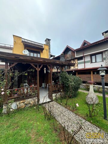 SAPANCADA SİTE İÇERİSİNDE SATILIK TRİBLEKS VİLLA